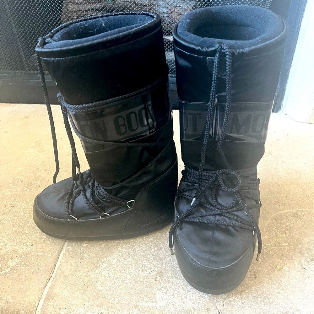 Moon Boots